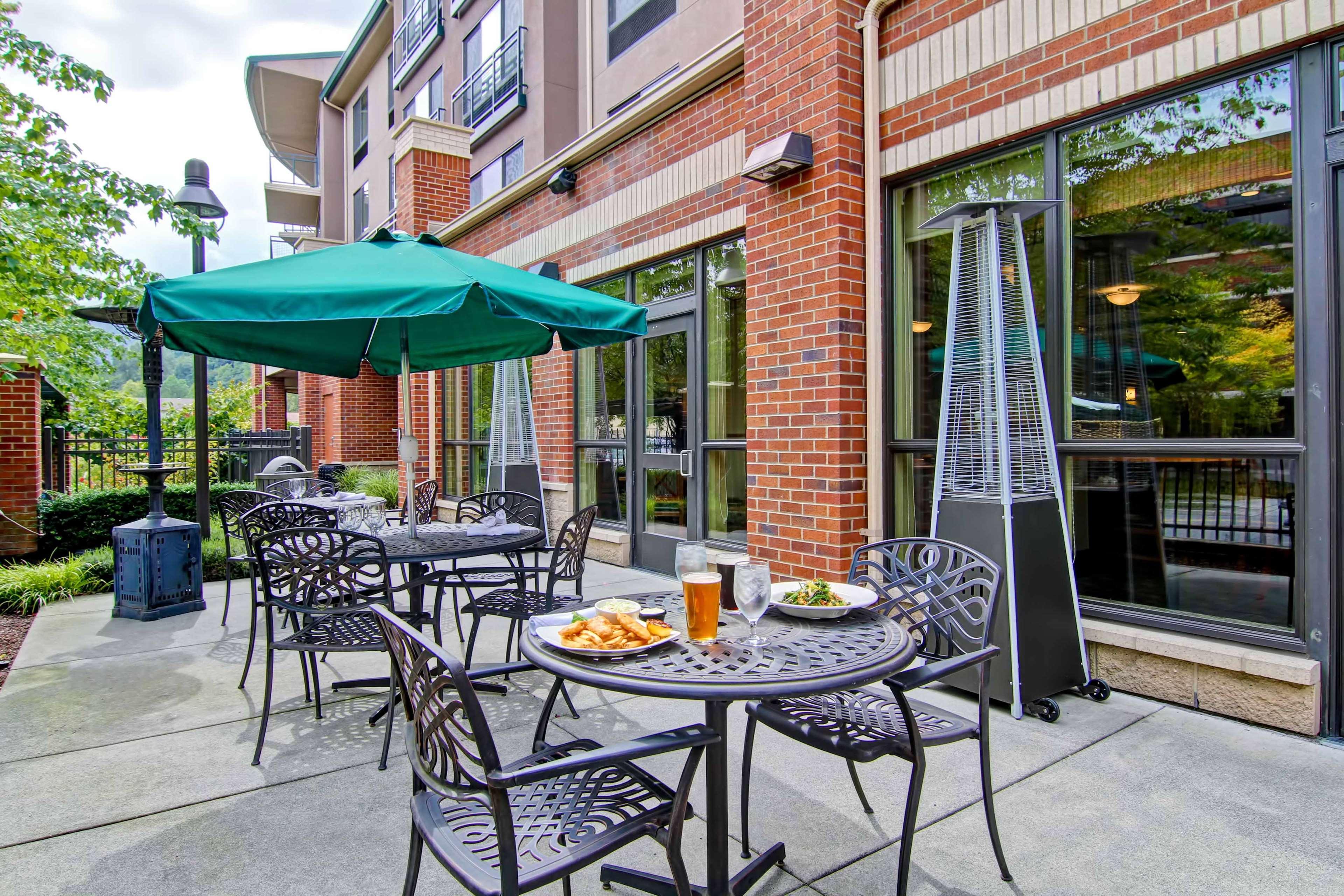Hilton Garden Inn Seattle/Иссакуа Экстерьер фото